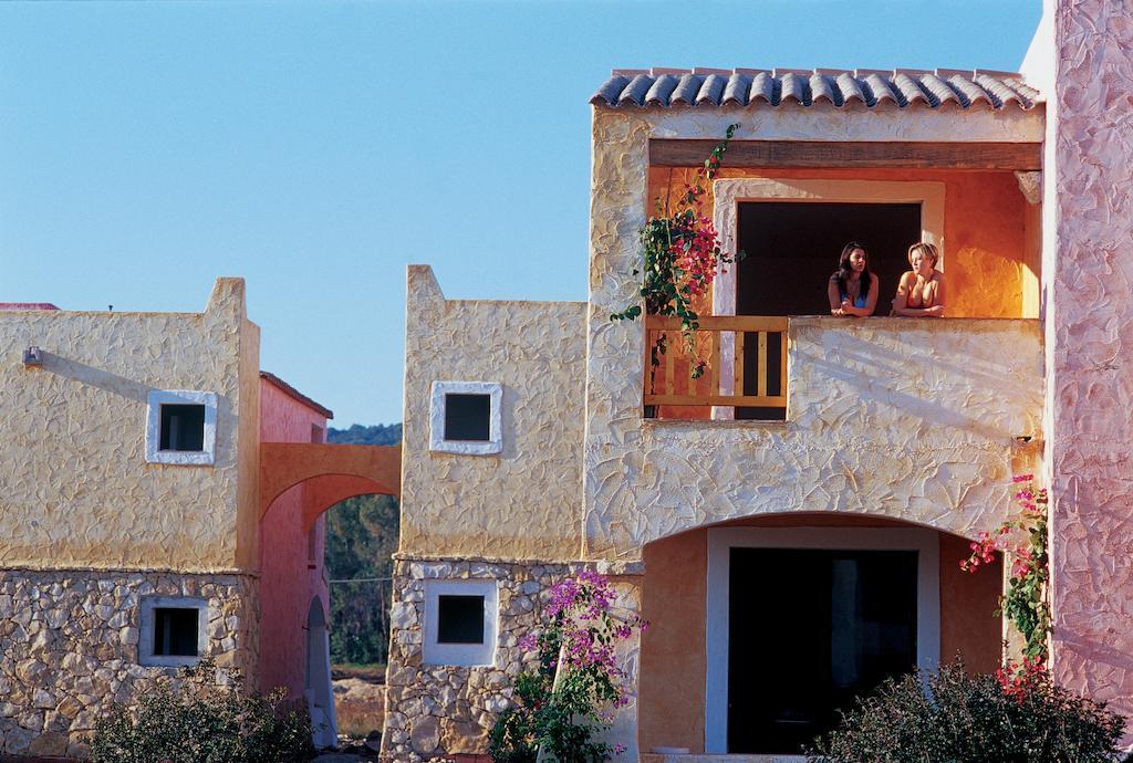 Amarestyle Igv Club Santagiusta Hotel Costa Rei Exterior foto